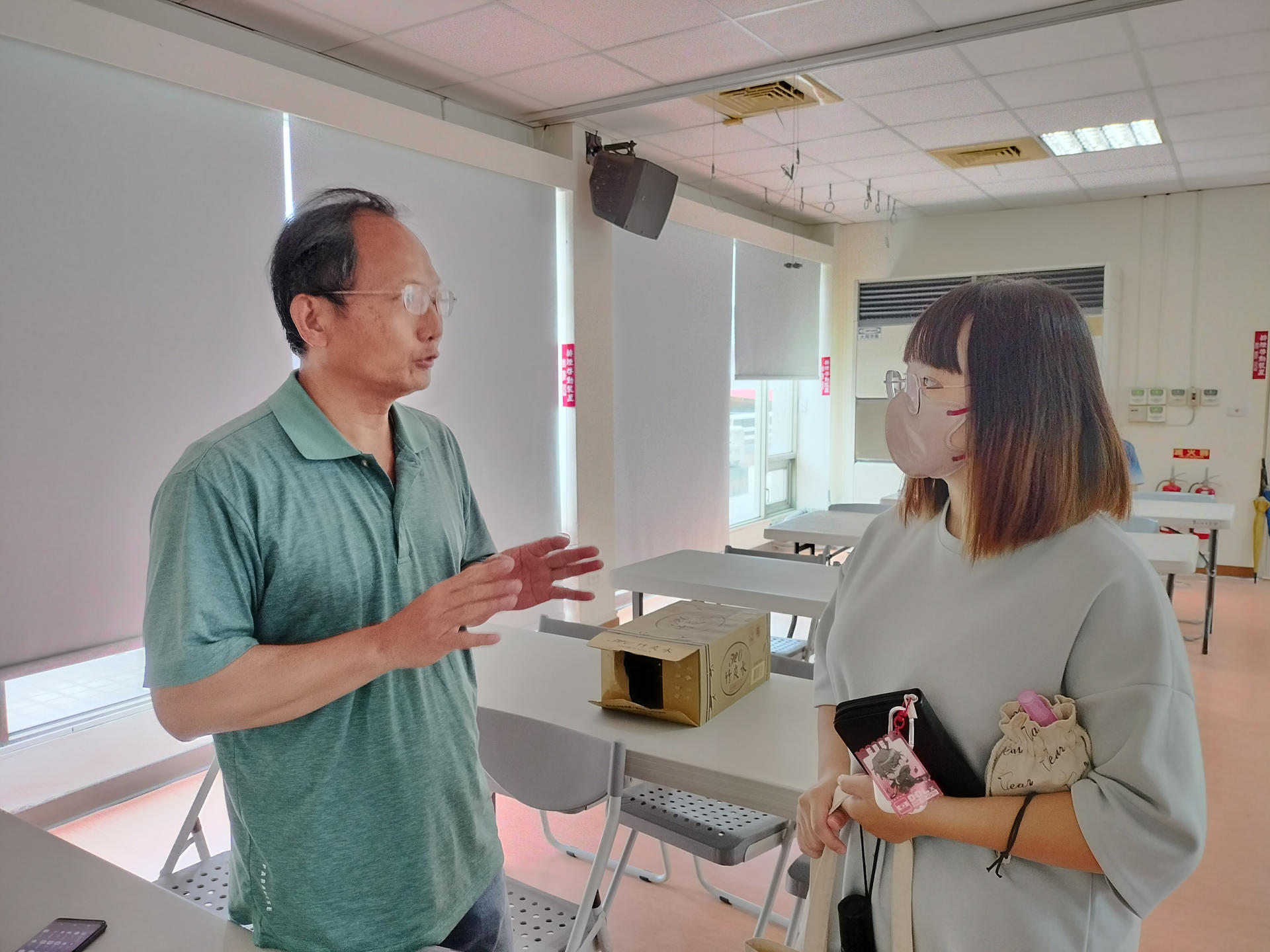 會後，同學還是將不懂須釐清的部分找常務監事張書杰堤間